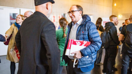 Erich Fenninger und Bundesminister Johannes Rauch reden miteinander