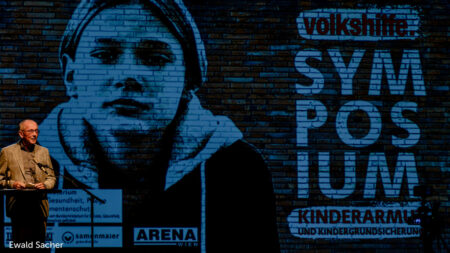 Ewald Sacher auf der Bühne